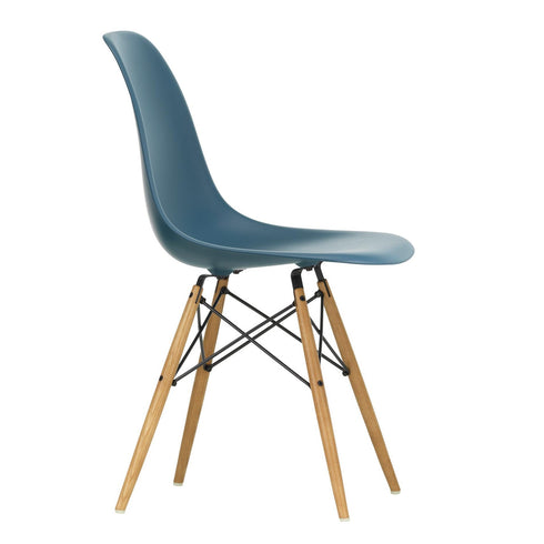 Cadeira Eames em Plástico DSW / Base maple